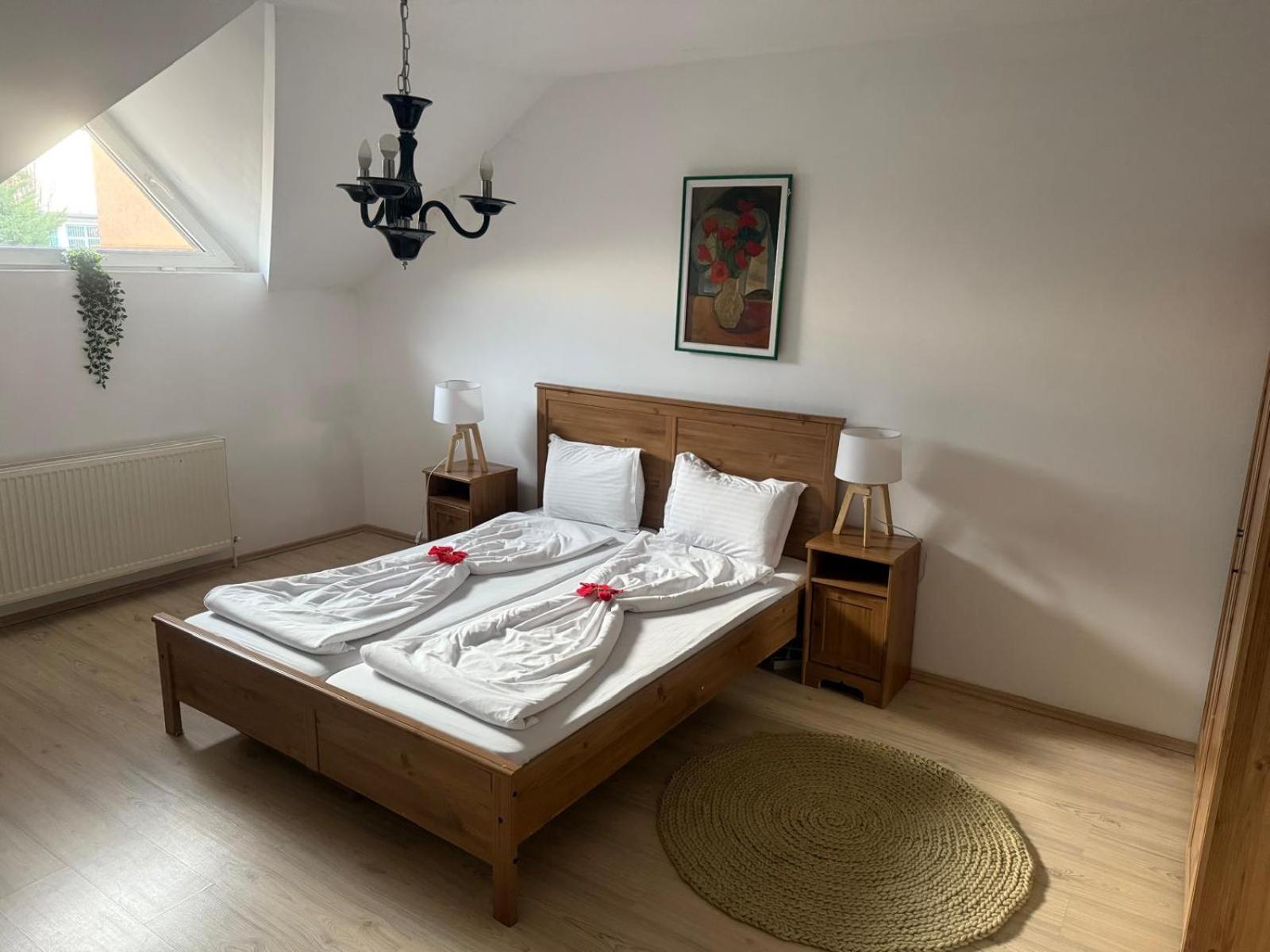 Pension La Noblesse Bucharest Luaran gambar