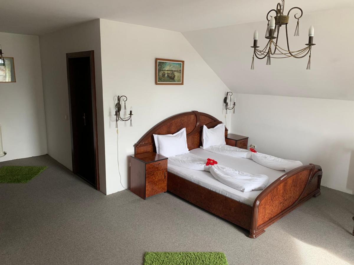 Pension La Noblesse Bucharest Luaran gambar
